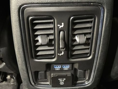 Used 2022 Jeep Grand Cherokee Limited image 22