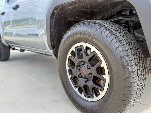Used 2024 Toyota Tacoma TRD Off-Road image 8