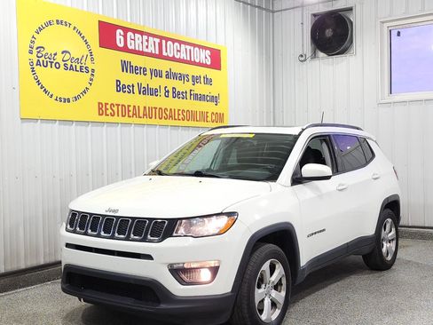 Used 2019 Jeep Compass Latitude w/ Popular Equipment Group AWD/4WD image 1