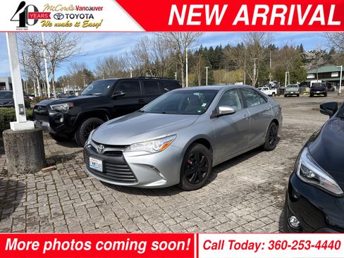 Certified 2017 Toyota Camry LE image 1