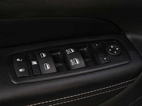 Used 2015 Jeep Grand Cherokee Limited w/ Luxury Group II AWD/4WD image 23