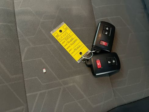 Used 2023 Toyota Tacoma TRD Off-Road image 26