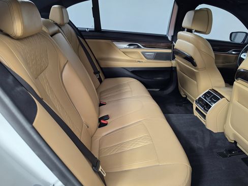 Used 2021 BMW 740i w/ M Sport Package RWD image 28