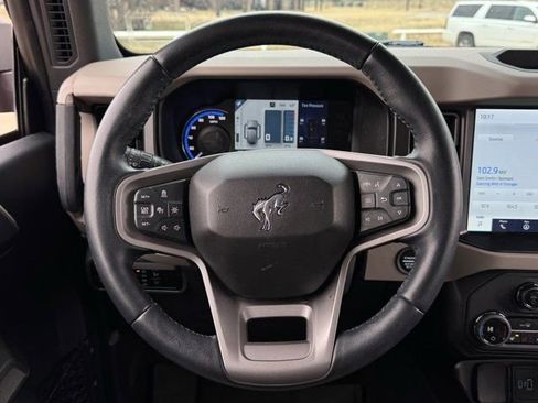 Used 2023 Ford Bronco Wildtrak image 13