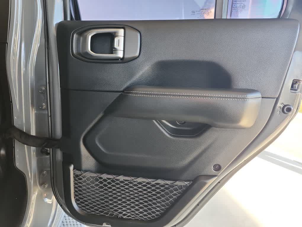 Used 2019 Jeep Wrangler Unlimited Sahara w/ Uconnect 4C Nav & Sound Group AWD/4WD image 13