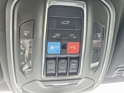 Used 2025 Jeep Wagoneer Series II w/ Premium Group I AWD/4WD image 38