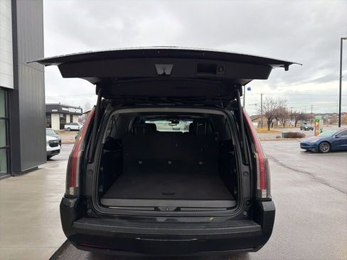 Used 2018 Cadillac Escalade ESV Luxury image 8