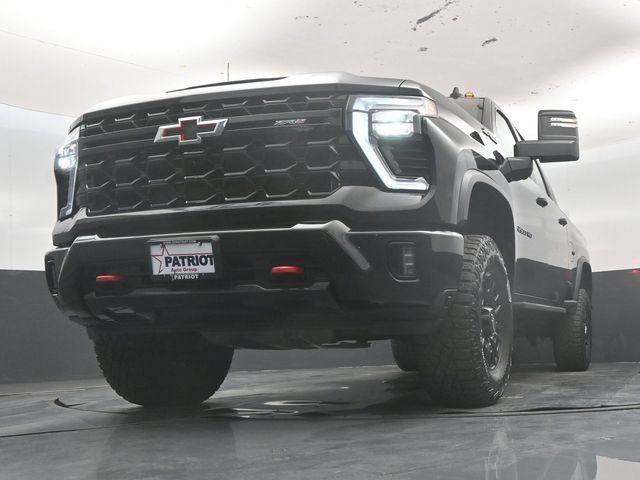 Used 2024 Chevrolet Silverado 2500 ZR2 w/ Technology Package AWD/4WD image 55