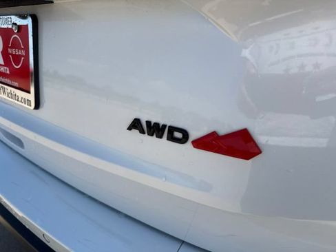 Used 2025 Nissan Rogue SV AWD/4WD image 9