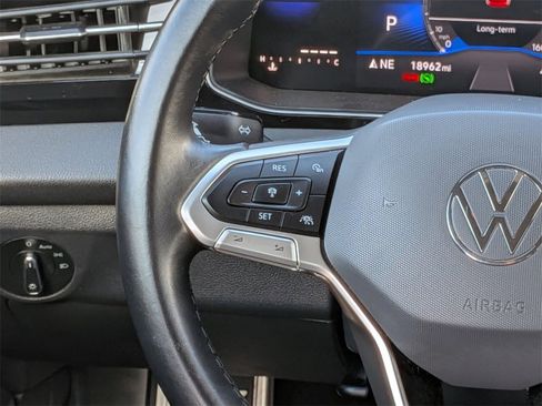 Used 2025 Volkswagen Jetta Sport image 23