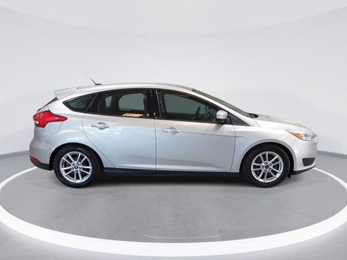 Used 2016 Ford Focus SE FWD image 4