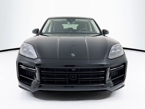 Certified 2026 Porsche Cayenne Turbo AWD/4WD image 6