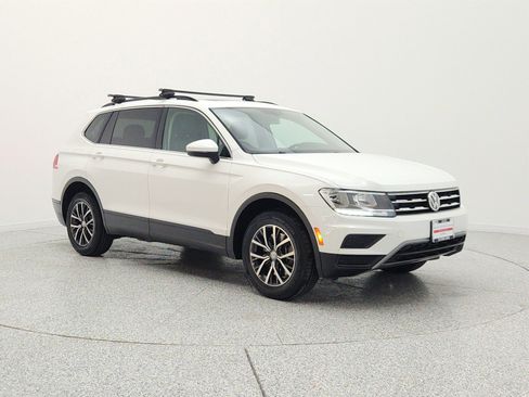Used 2019 Volkswagen Tiguan SE w/ Panoramic Sunroof Package FWD image 3