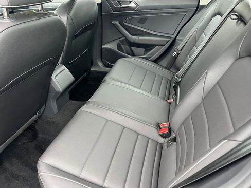 Used 2024 Volkswagen Jetta SE image 11