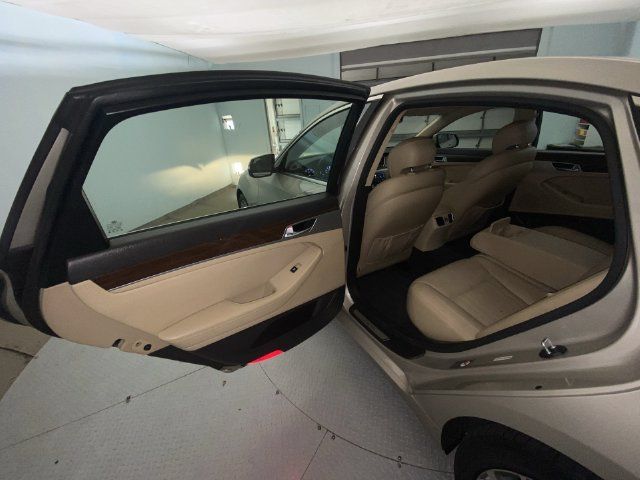 Used 2015 Hyundai Genesis 3.8 RWD image 22