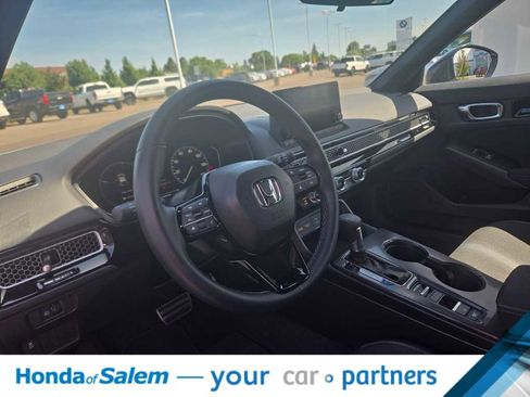 Used 2025 Honda Civic Sport image 2