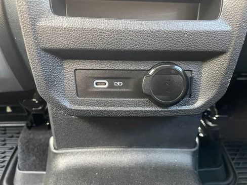 Used 2022 Volkswagen Tiguan SE AWD/4WD image 47