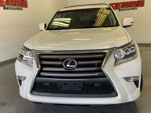 Used 2017 Lexus GX 460 w/ Preferred Accessory Package AWD/4WD image 8