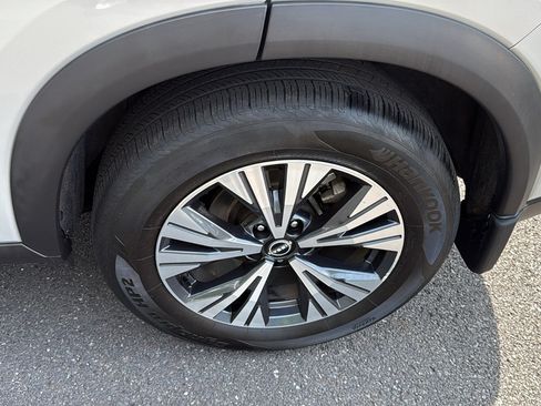 Certified 2022 Nissan Rogue SV AWD/4WD image 21
