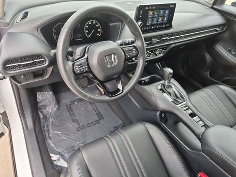 Used 2024 Honda HR-V EX-L image 11