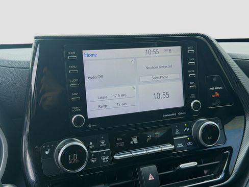 Used 2021 Toyota Highlander XSE FWD image 10