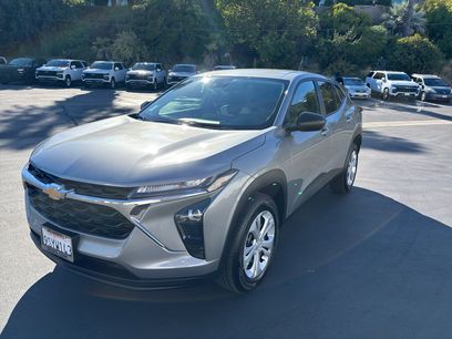 Certified 2025 Chevrolet Trax LS w/ Driver Confidence Package