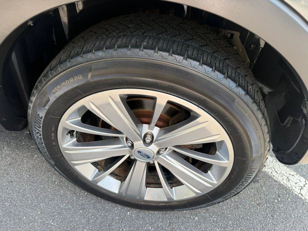 Used 2018 Ford Explorer Limited FWD image 38
