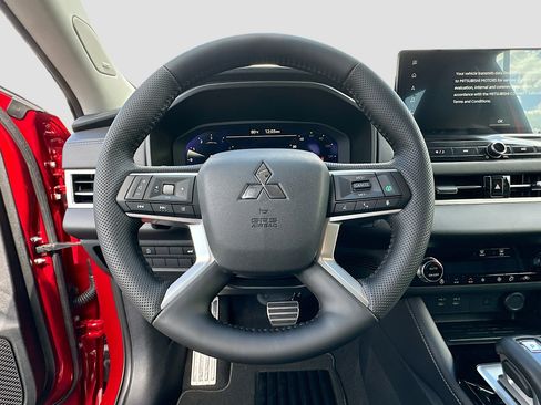 New 2026 Mitsubishi Outlander SEL image 7