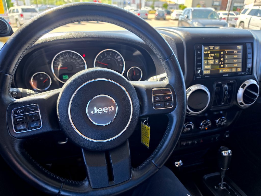 Used 2014 Jeep Wrangler Unlimited Sahara w/ Max Tow Package AWD/4WD image 17