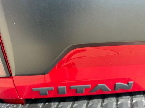 Used 2024 Nissan Titan PRO-4X w/ Pro-4x Convenience Package image 20