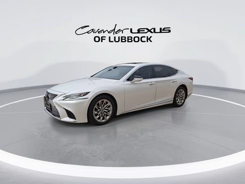 Used 2019 Lexus LS 500 w/ Accessory Package (Z2) RWD image 4