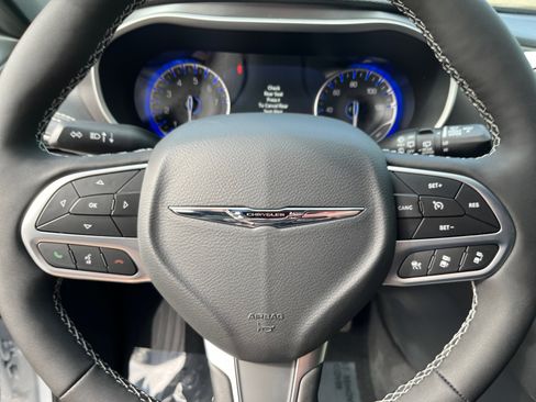 New 2026 Chrysler Pacifica Select image 20