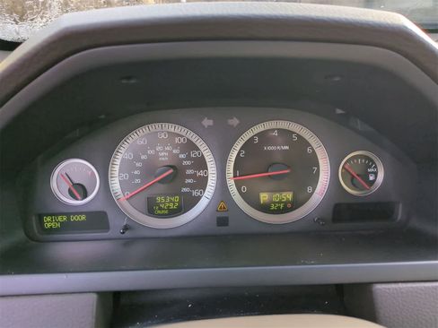 Used 2010 Volvo XC90 V8 image 31