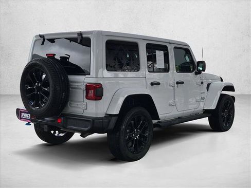 Used 2023 Jeep Wrangler Unlimited Sahara w/ Cold Weather Group AWD/4WD image 5