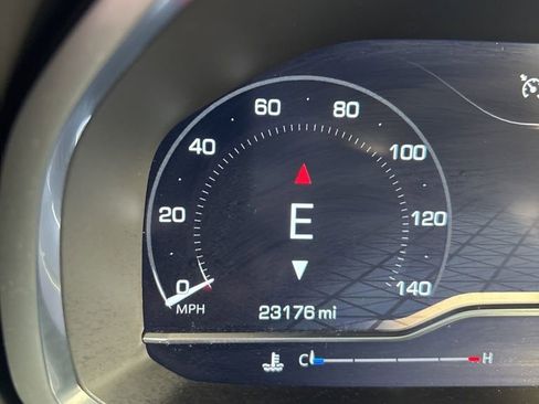 Used 2024 GMC Yukon AT4 image 19