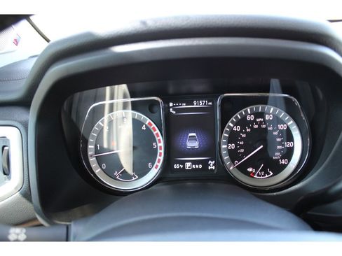 Used 2018 Nissan Titan SL w/ Chrome Package AWD/4WD image 20