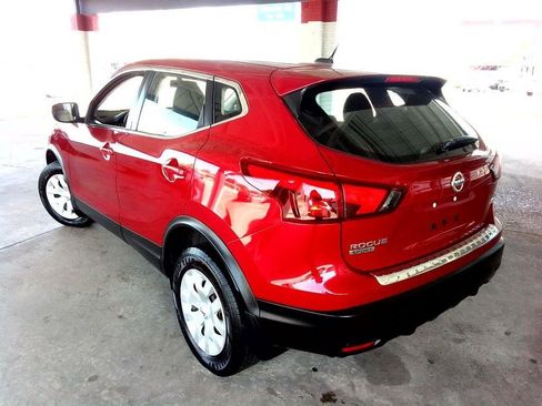 Used 2018 Nissan Rogue Sport S image 5