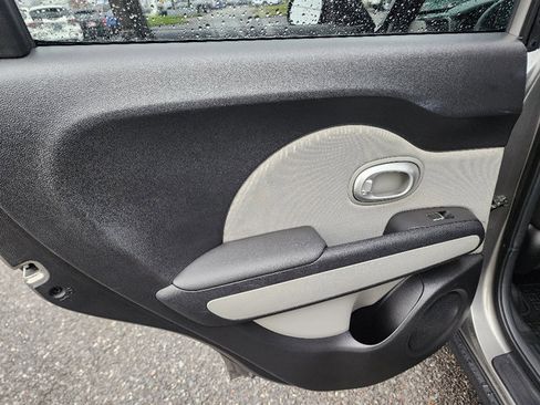 Used 2018 Kia Soul image 31
