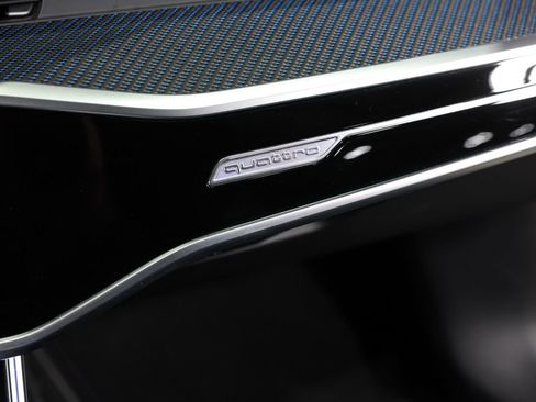 Used 2025 Audi RS 6 performance w/ Blue RS Design Package Plus image 38