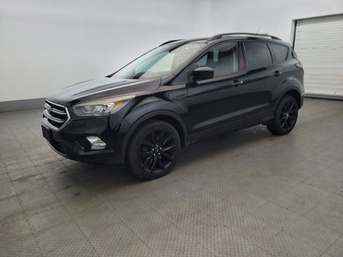 Used 2017 Ford Escape SE w/ SE Sport Appearance Package AWD/4WD image 2