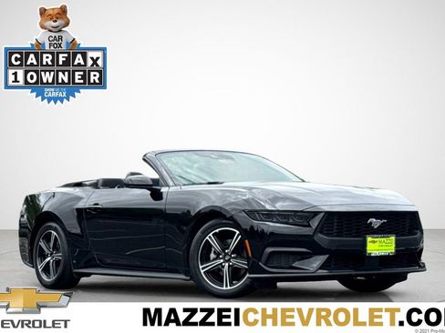 Used 2025 Ford Mustang Convertible RWD image 1