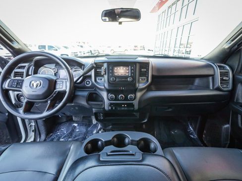 Used 2022 RAM 2500 Tradesman w/ Chrome Appearance Group image 17