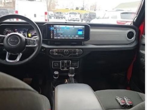 Used 2024 Jeep Wrangler Sahara 4xe image 9