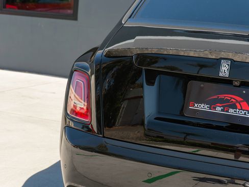 Used 2024 Rolls-Royce Phantom Sedan w/ The Phantom Package RWD image 50