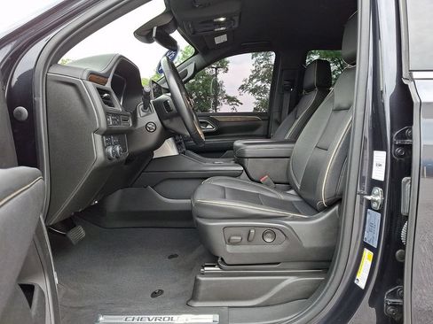 Used 2023 Chevrolet Tahoe Premier AWD/4WD image 17