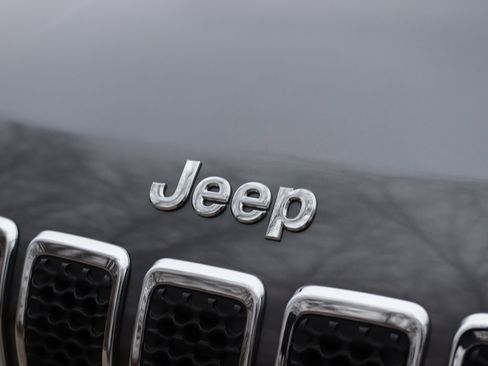 Used 2022 Jeep Cherokee Latitude Lux w/ Sun & Sound Group image 35