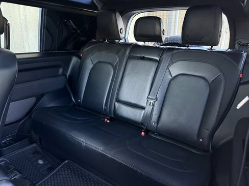 Used 2023 Land Rover Defender 90 X-Dynamic SE AWD/4WD image 18
