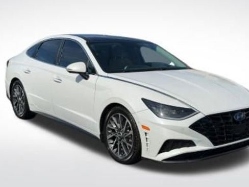 Used 2020 Hyundai Sonata Limited w/ Cargo Package FWD image 2