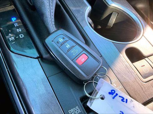 Used 2022 Toyota Highlander Platinum image 14