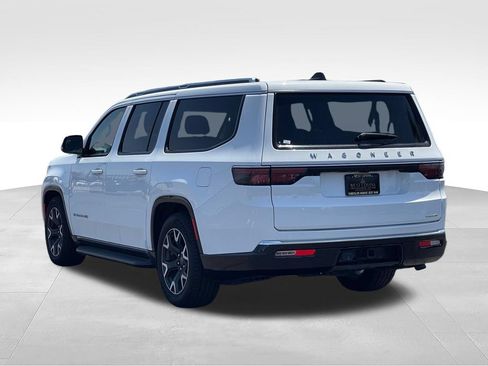 Used 2024 Jeep Wagoneer L Series III w/ Flexible Seating Group AWD/4WD image 7